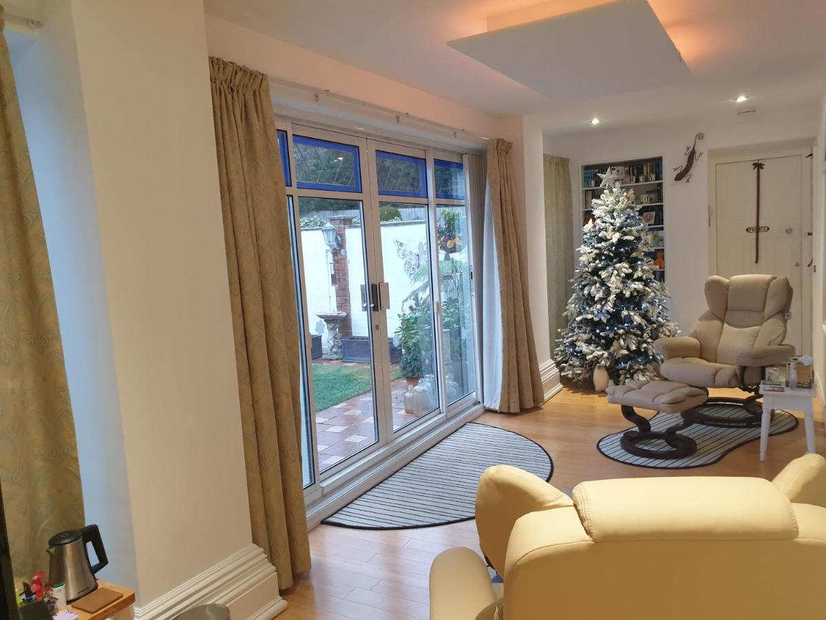Best Area Close To Leeds Centre Экстерьер фото