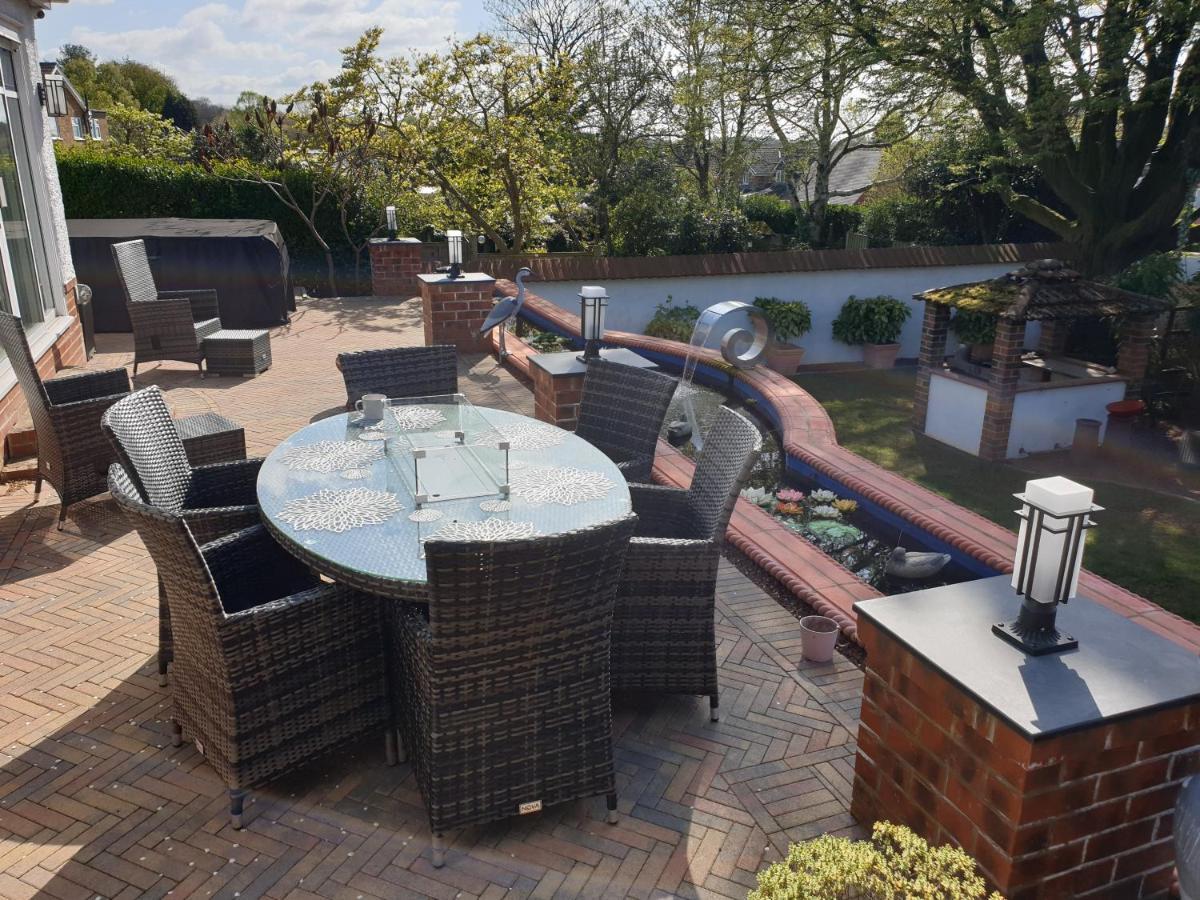 Best Area Close To Leeds Centre Экстерьер фото